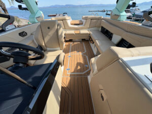 ノーティックボート G23 2026年モデル メインフロアー